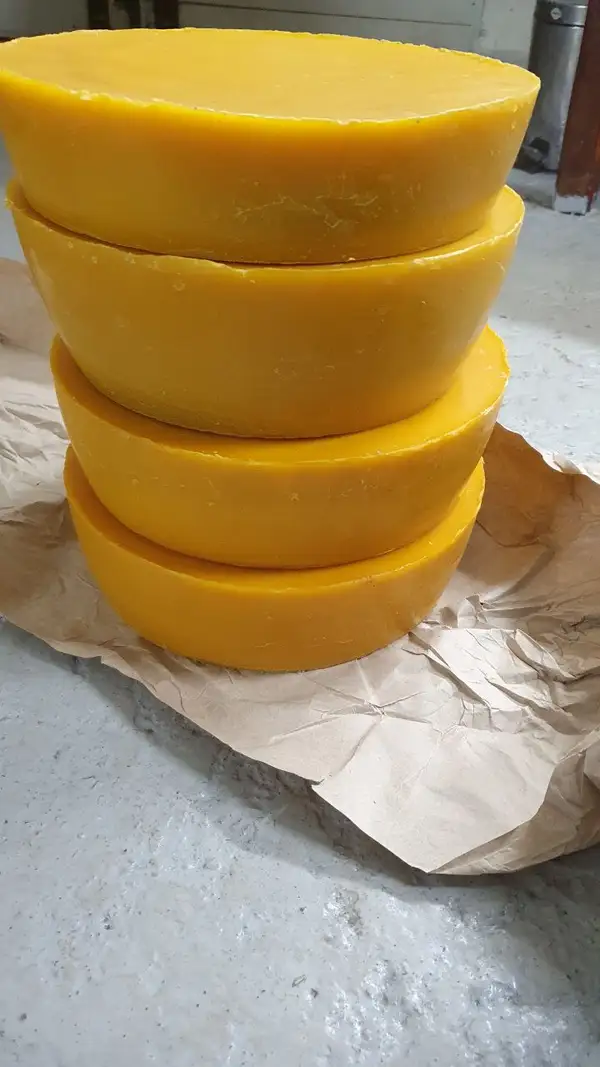 Продам віск бджолиний
