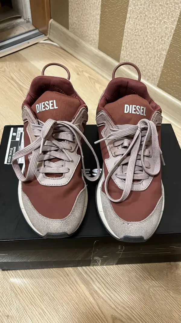 Жіночі кросівки Diesel 38 р