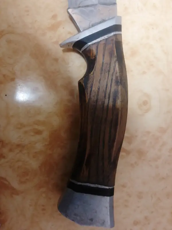 Продам ніж для полювання