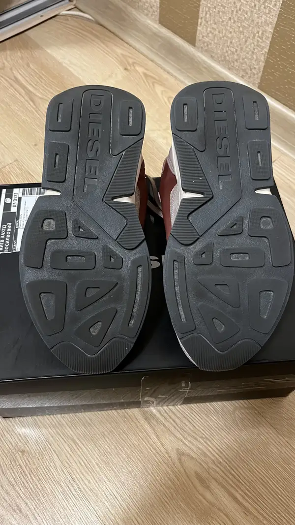 Жіночі кросівки Diesel 38 р